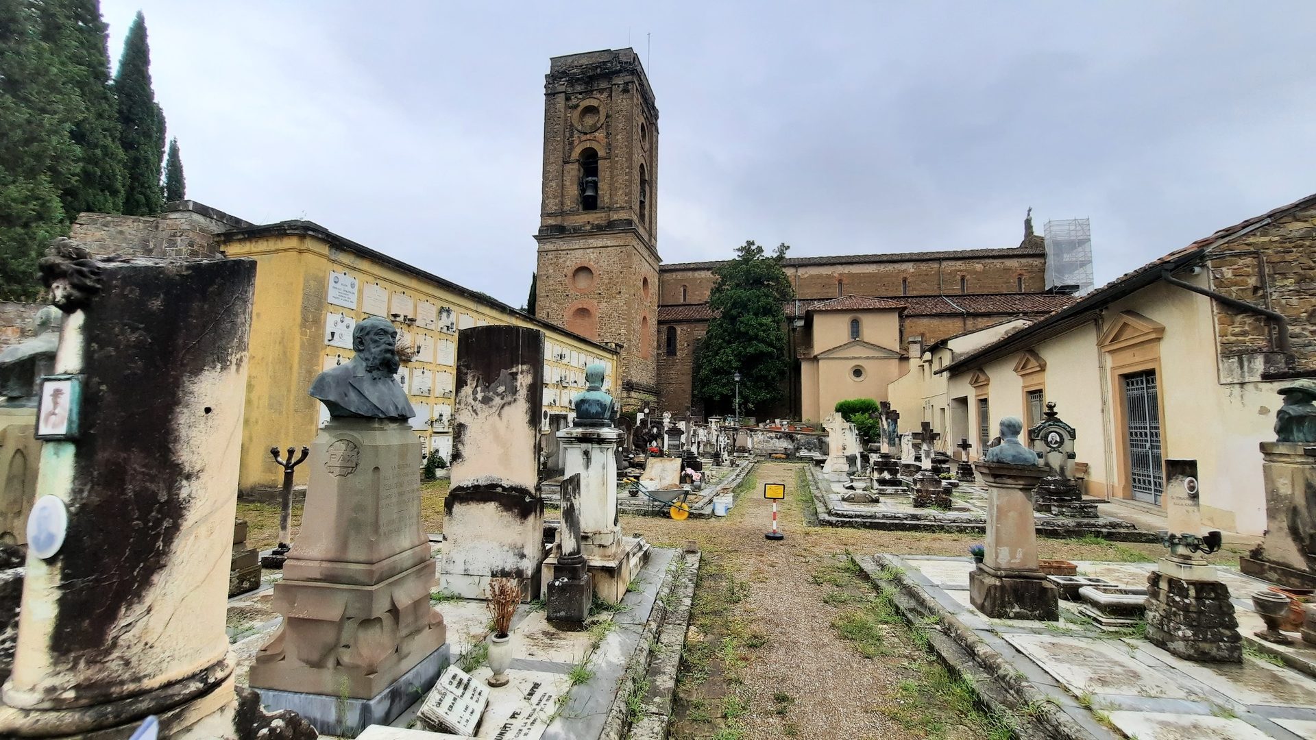 Pellegrino Artusi's tomb, Florence - 01.jpg